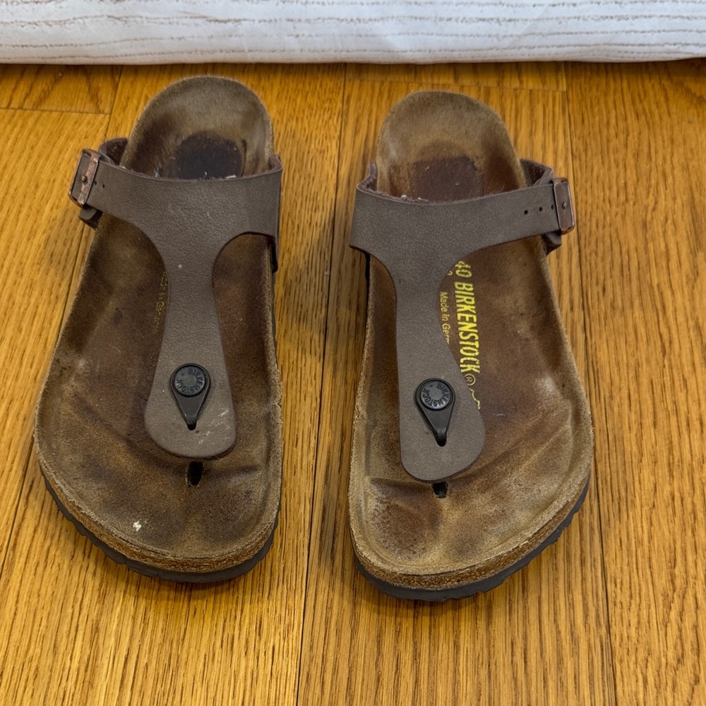 Women's Birkenstock Brown Sandals size 9 / 40